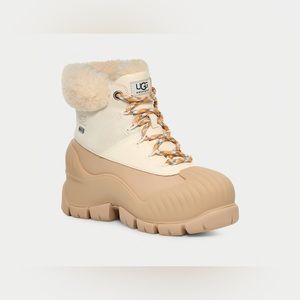 Ugg Adiroam Hiker *Cream *Size 7.5